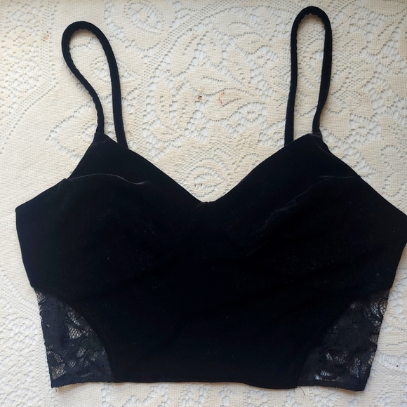 Forever 21 Velvet & Lace Crop - Picture 1 of 5